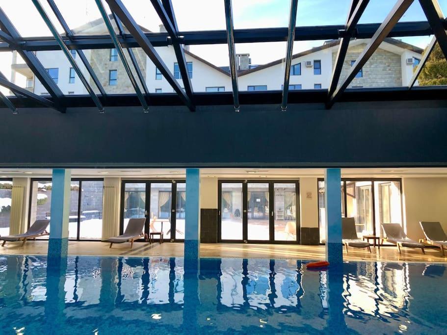 Luxury Penthouse With A Lavish Spa And 2 En-Suite Bedrooms 班斯科 外观 照片
