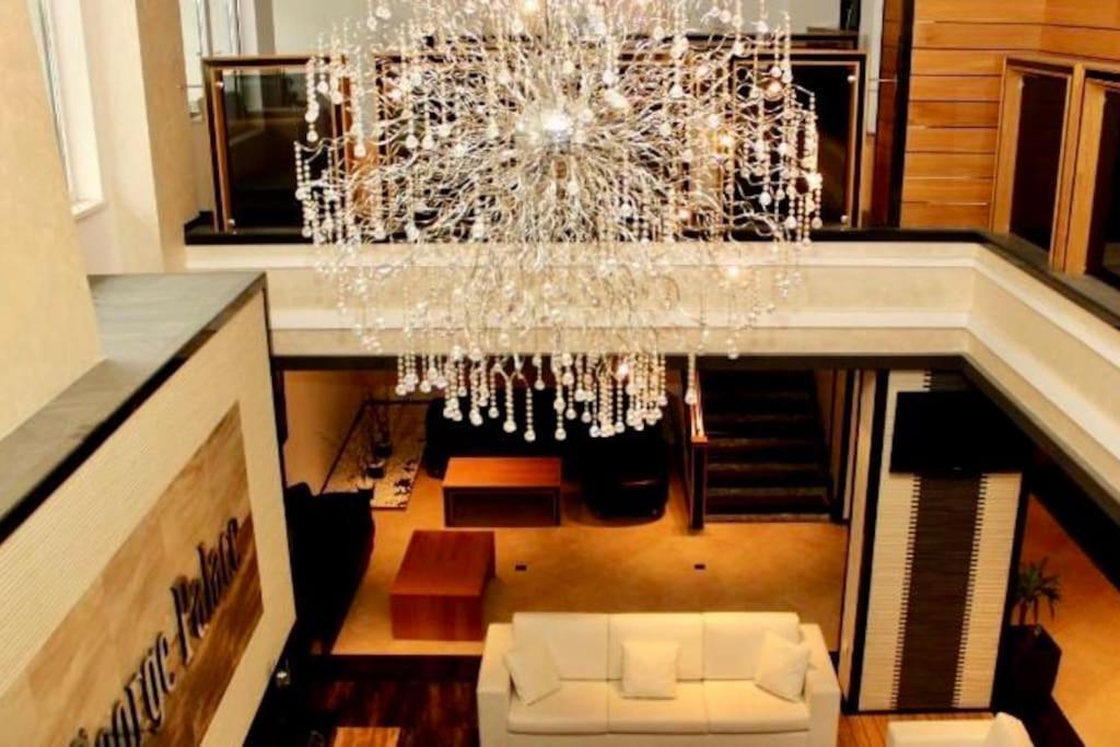 Luxury Penthouse With A Lavish Spa And 2 En-Suite Bedrooms 班斯科 外观 照片