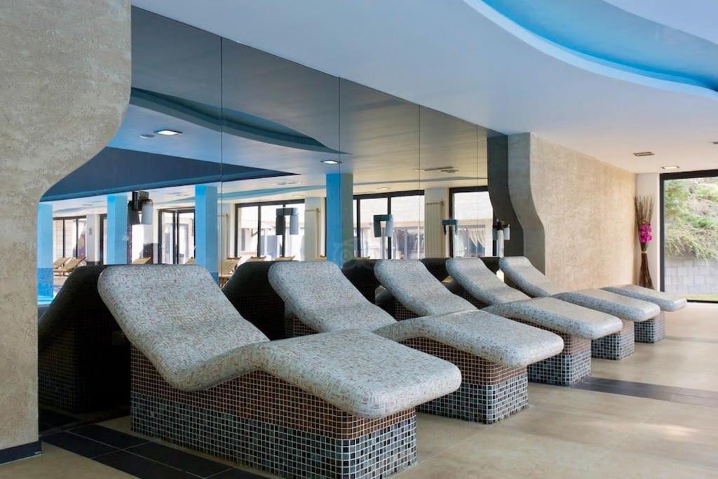 Luxury Penthouse With A Lavish Spa And 2 En-Suite Bedrooms 班斯科 外观 照片