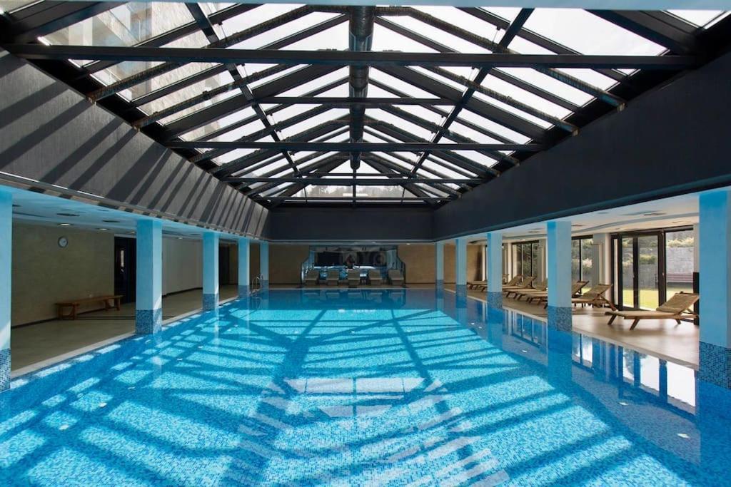 Luxury Penthouse With A Lavish Spa And 2 En-Suite Bedrooms 班斯科 外观 照片